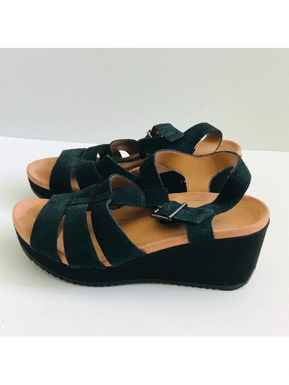 Vionic Womens Tawny Strappy Classic Wedge Sandals Shoes Black Suede 9 M